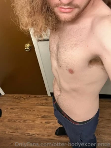 Hey guys made a hot new video where i give it to myself from both ends