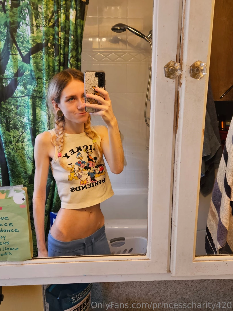 Lil tummy tease look at those poundable hips dm to ask for my app part 3 