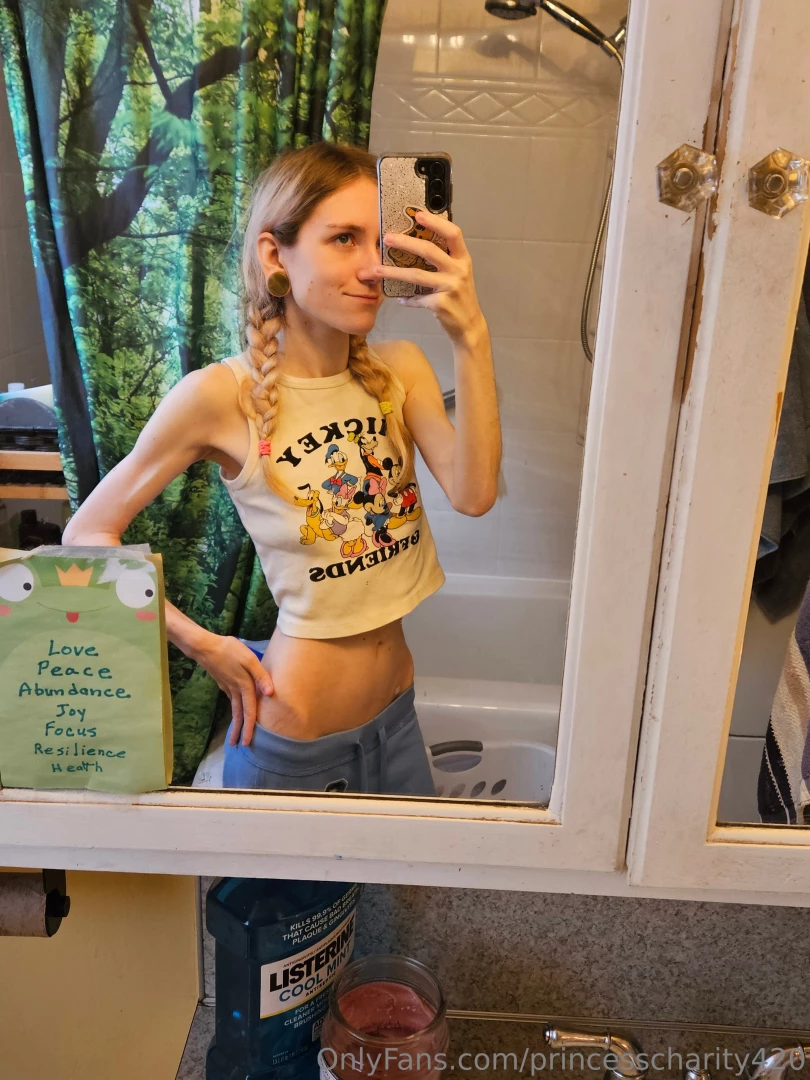 Lil tummy tease look at those poundable hips dm to ask for my app part 2 