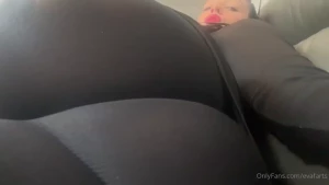 Farting in my leggings how s my butt look