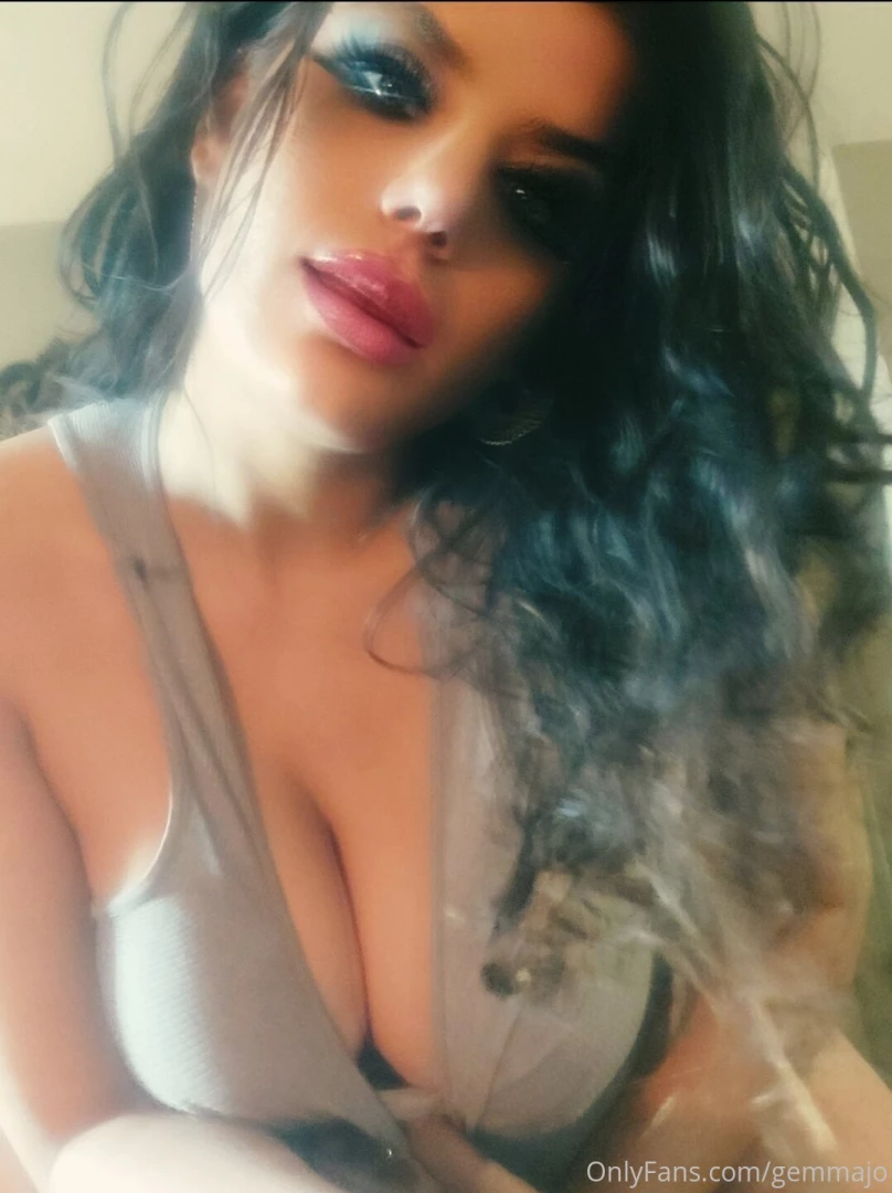 If you re new to my page you have a free vid in your dm s attached to 