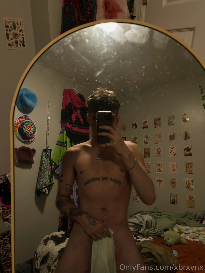 Wanna feel someone s hands on my body 