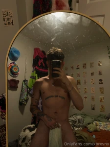 Wanna feel someone s hands on my body