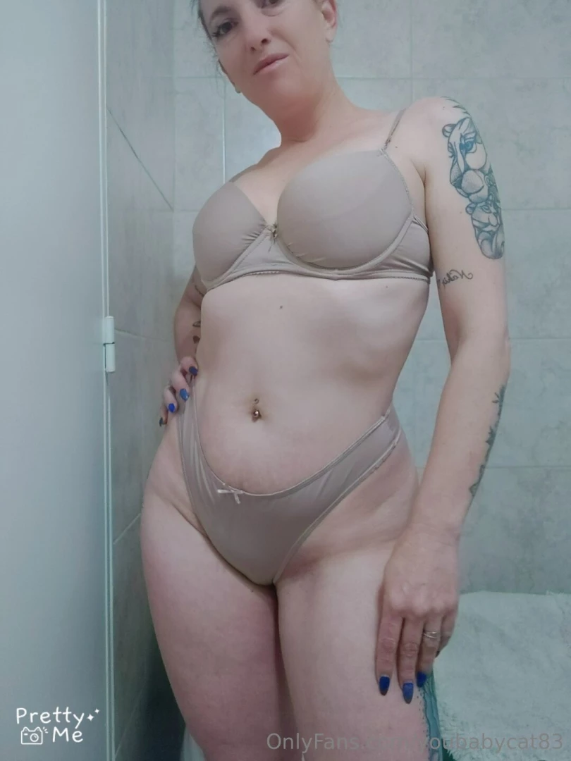 How does this color look on me what do you think how does this color 