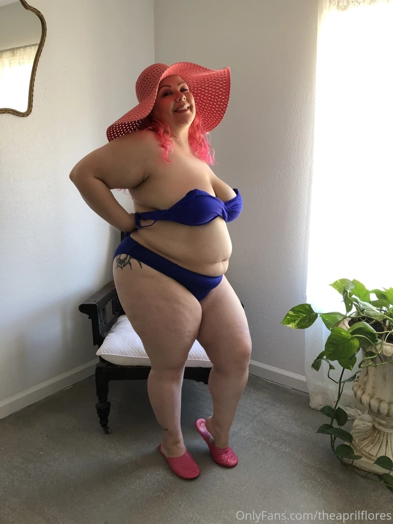 Lazy saturdays are made for lounging around in my bikini peeling each part 2 
