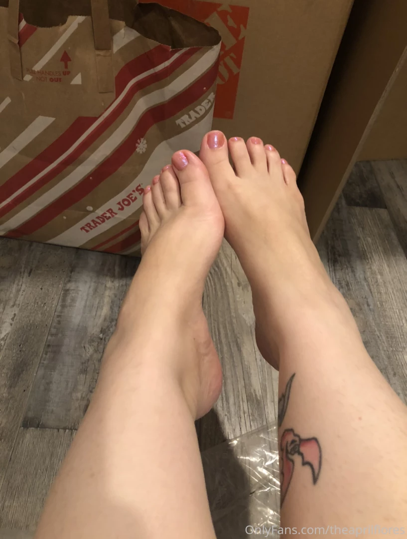 A couple of feet pics halfway through your thursday 