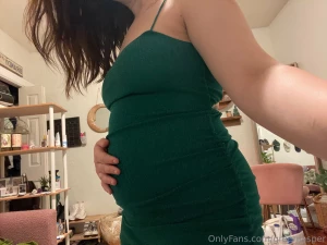 Looking plump in this dress part 1