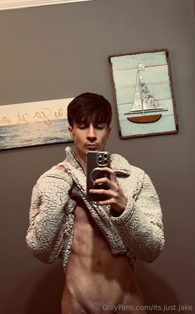 I made a mess come clean up my cum on the counter face full body sound 