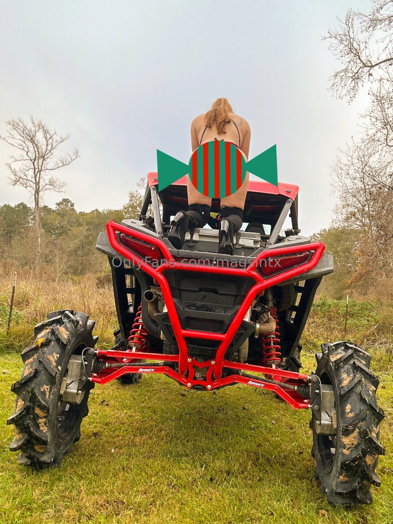 Merry christmas y all i hope y all have an amazing day today 