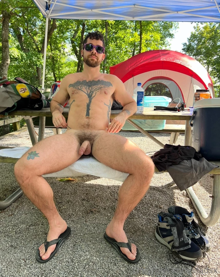 Rogerknoxxx it s me - thatyogafvcker - giving you the onlyfans 