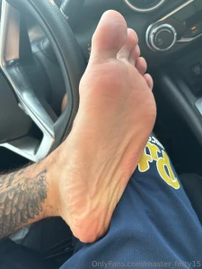 Hot summer days my feet are needing to me served a king deserves to be part 1