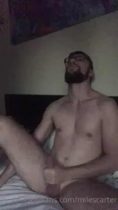 10 likes and i ll post the cumshot miles 