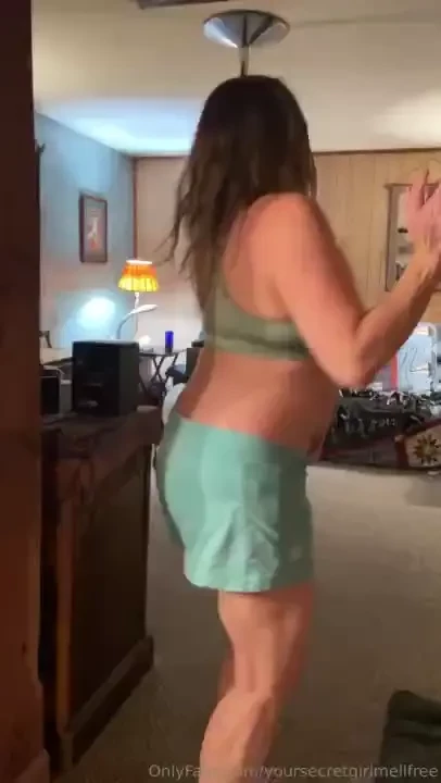 Happy friday how about a little booty shaking to get your morning 