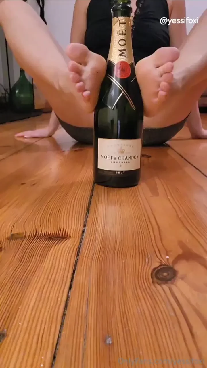 Frohes neues jahr ich hoffe du hast es ordentlich knallen lassen ich 