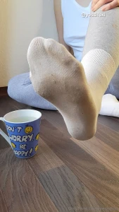 Ich habe die socken extra lange getragen damit der sockentee richtig