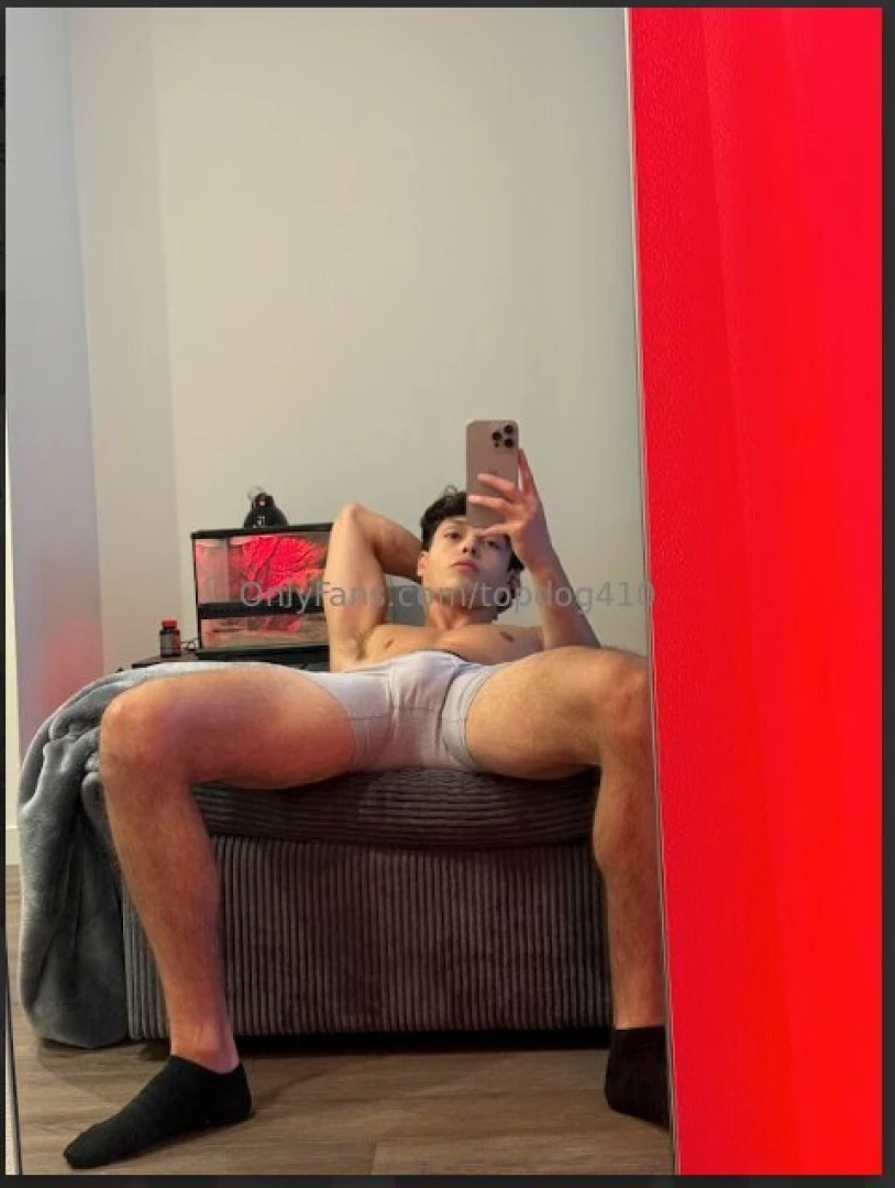 Take a seat right here and let me know what d youd wanna do next 