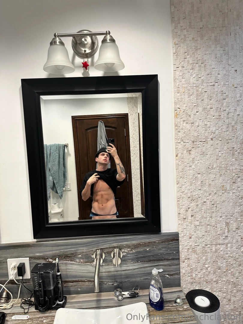 We hanging in there still getting that pump in what yall think 