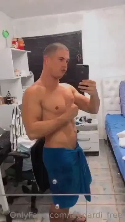 After bath watch me taking a bath on leonardi_atv 