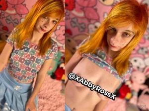 Hey check out xabbyrossx and her meaty-ass pussy i hear she s running