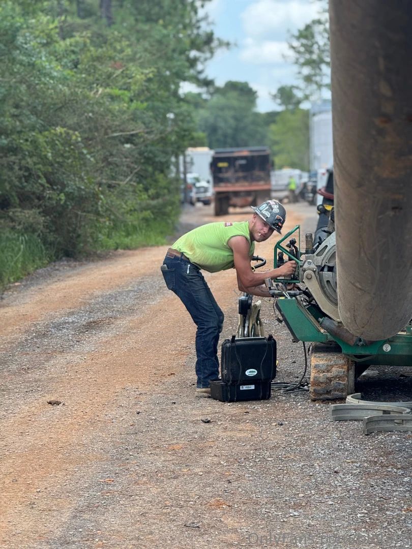 Grinding harder than your ex ever did money talks muscles move and i 