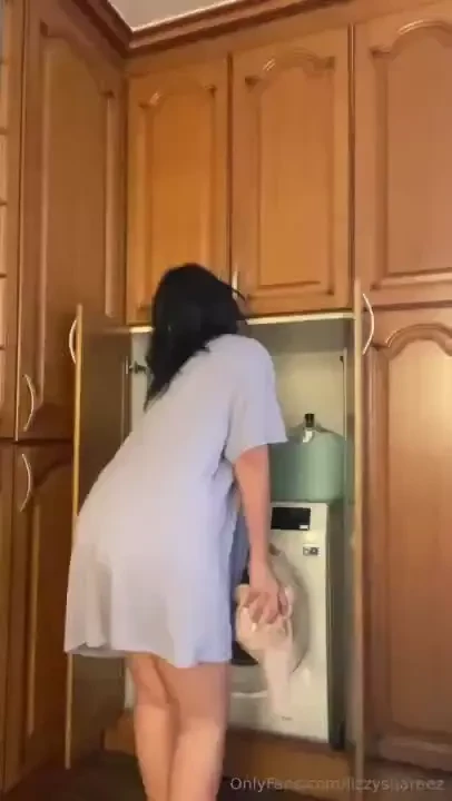 Y si lo hacemos contra la lavadora ya estoy en posici n esper ndote 