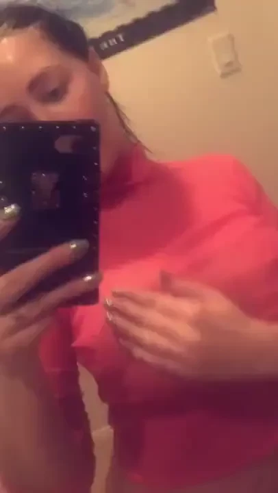 I m such a naughty slut when it gets dark i get freaky cum play with 