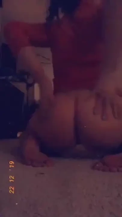 I m naked and horny going live in a few hours cum enjoy the show 