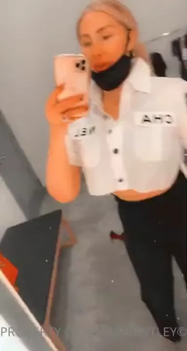 I love getting naughty in public check your dm s to watch me suck off 
