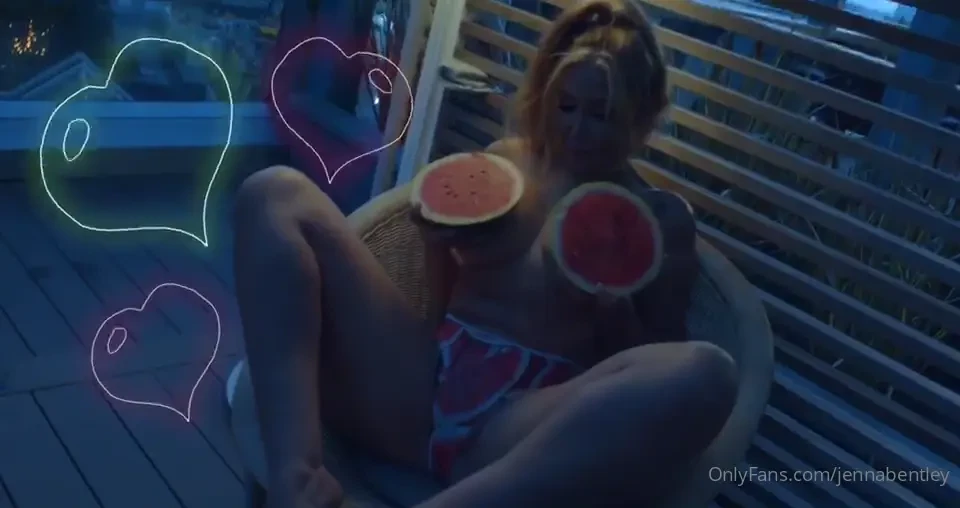 Food friday wanna taste my watermelon 