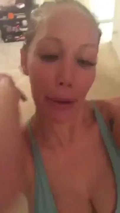 Do you guys like this bikini on me shows my juicy curves 