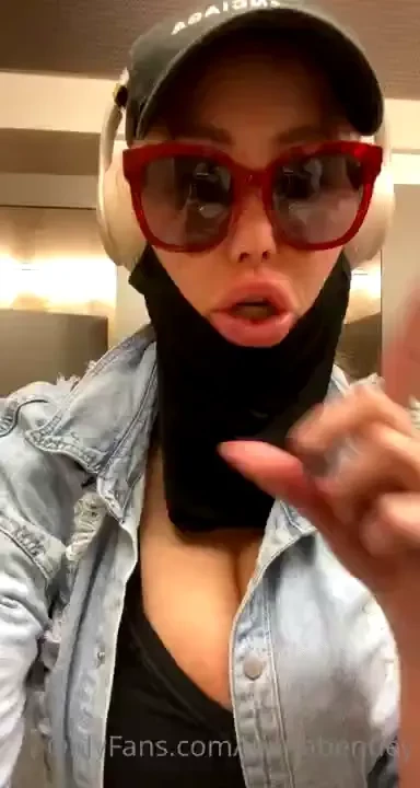 Omg i just did my first public there at the airport bathroom just did 