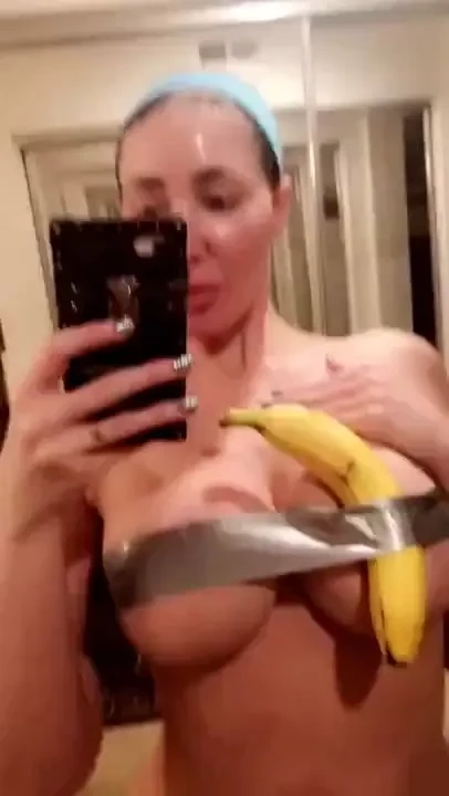 A woman s naked body is so sexy it s art 