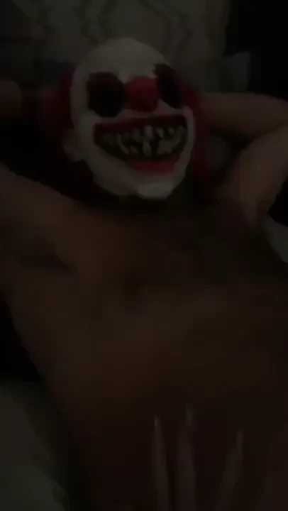 Who wants to see me get naughty with this halloween clown 