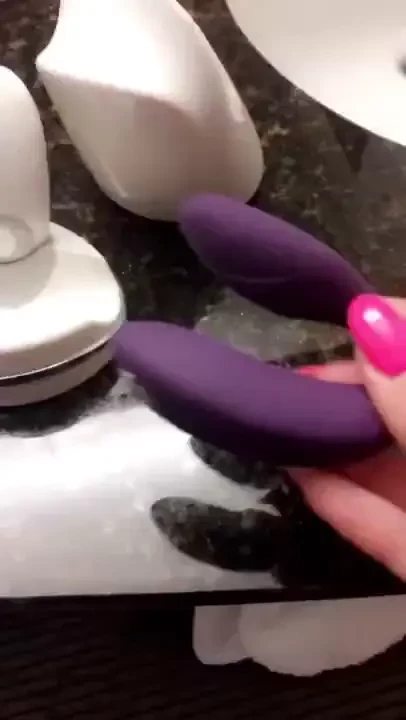 I just got this new toy do you guys want to see me use it 