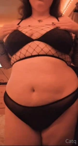 Well it s officially my birthdayyyyy who wants to spoil me i ll send