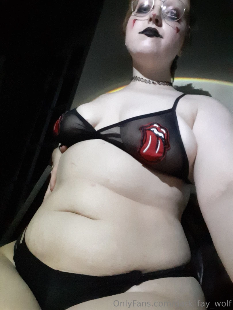 Subscribe to my kick and i ll send you a titty pic dark_fay_wolf 
