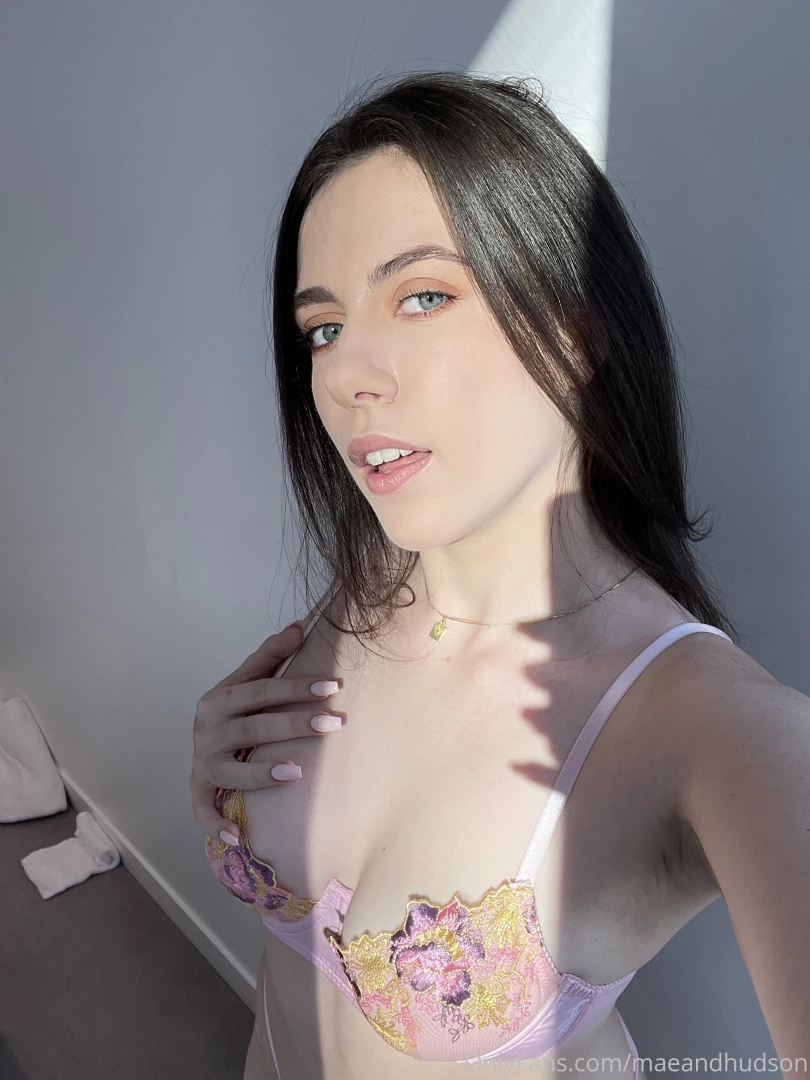 Look into my blue eyes while i suck your dick and call me beautiful part 1 