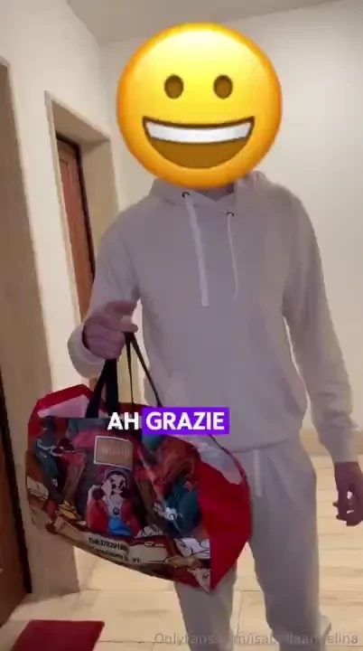 Ho scopato con il ragazzo delle consegne ho ordinato il sushi e ho 