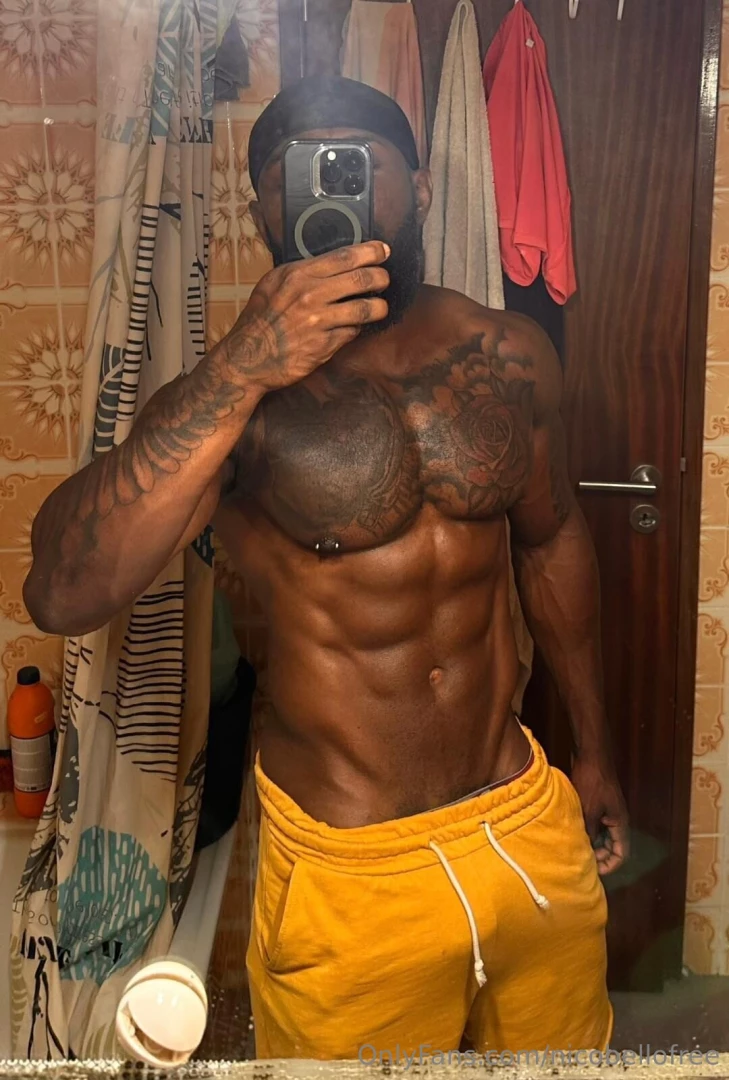 My friend model desejoafro he is so handsome masculin big man black he 