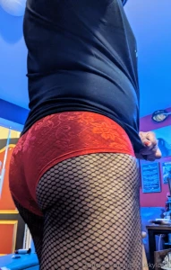 Hey hey here s my butt i m going to work on some solo bg content this