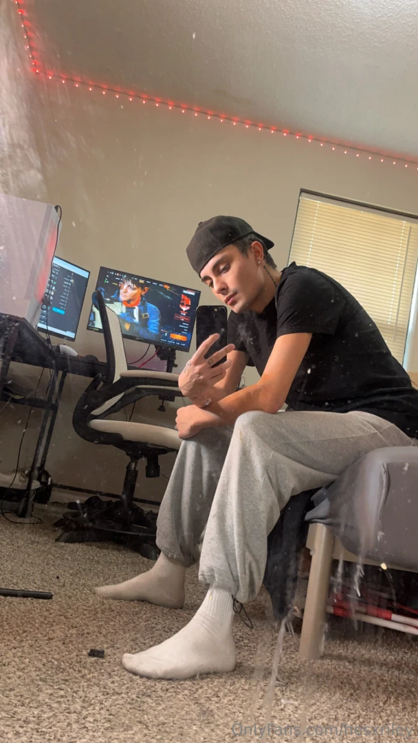 Take a wild guess what s on my mirror vip page datboyriley 