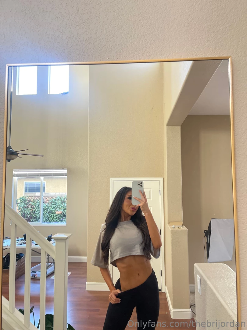 Mirror mirror on the wall who s the one you can t stop looking at 