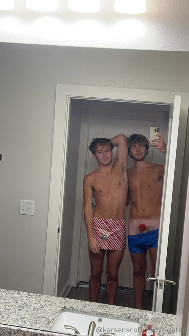 I unwrapped my gift and made him cum first big loads who wants a mouth part 1 