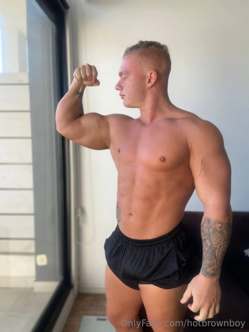 - fedeking is opening the door to his real raw world hardcore workouts 