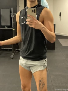 Hit the gym today and got me feeling so horny ugh only 3 more nights