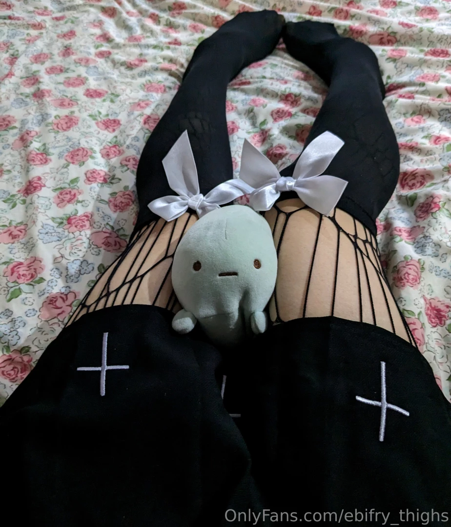 She likes to edge and squirm 