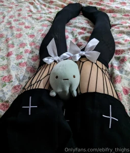 She likes to edge and squirm