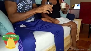 Mi primo michel trajo un peque o regalo de navidad -antes de navidad