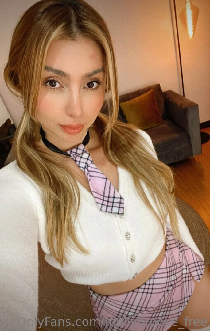 I ll get naughty if you give some spoil to this picture 