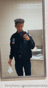 What kind of pics do you guys want me to post lt 3